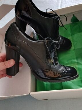 Women's Black Lace-Up High Heel Brogue Oxford